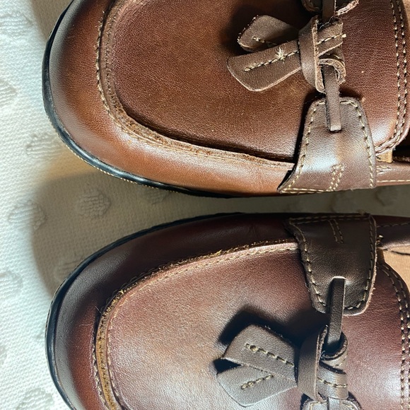 Collection by Clarks Ashland Brown Leather Bubble Loafer - Picture 13 of 16